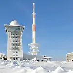 Eishexe *
